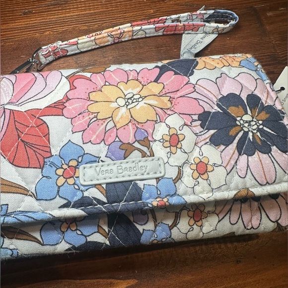 Vera Bradley Wristlet Floral‎ Smartphone Wallet Organizer Clutch NWT. - Picture 2 of 9
